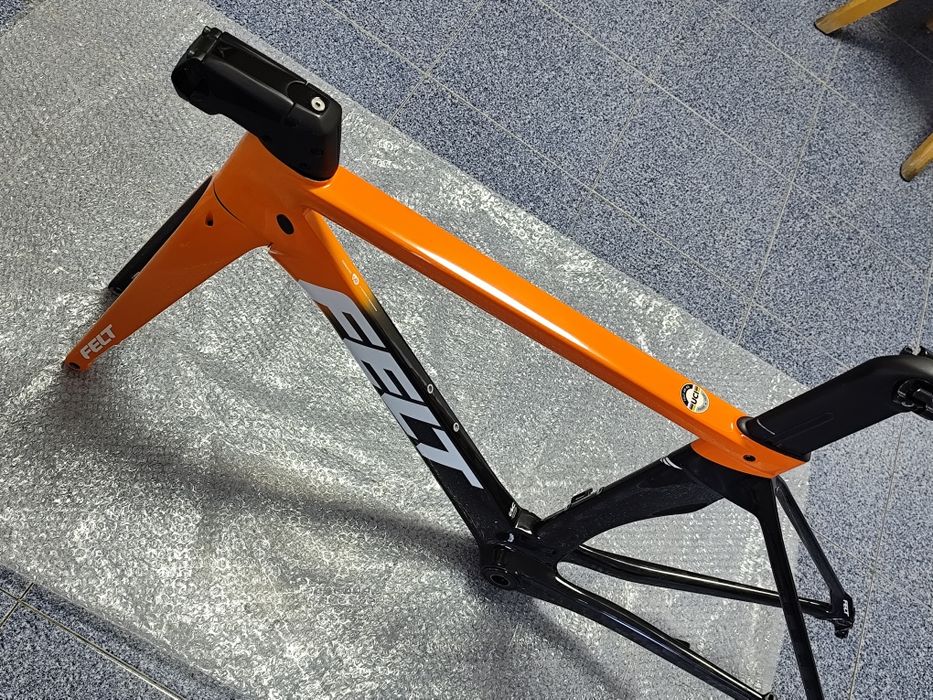 Vendo quadro de bicicleta estrada FELT AR tamanho 48 totalmente em carbono
