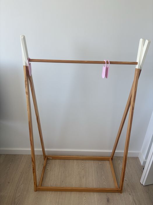 Cavalete, roupeiro criança bebe montessori