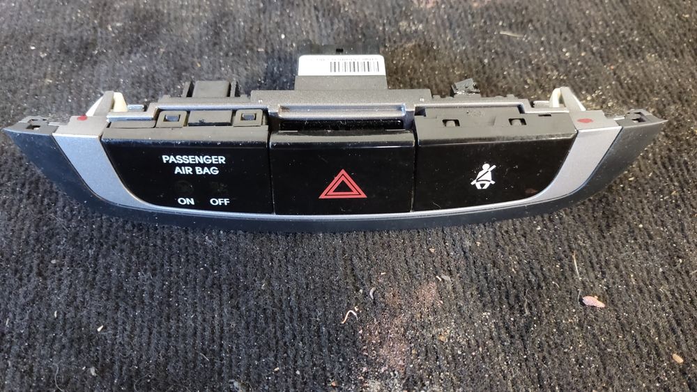 Panel świateł awaryjnych airbag off Hyundai ix35