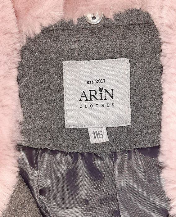 Фірмове пальто від Arin Apparel