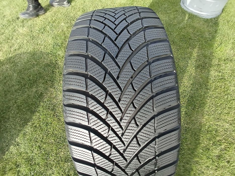 opona 245/45/20 Semperit Speed-Grip 5 1 sztuka 7,5mm 2023