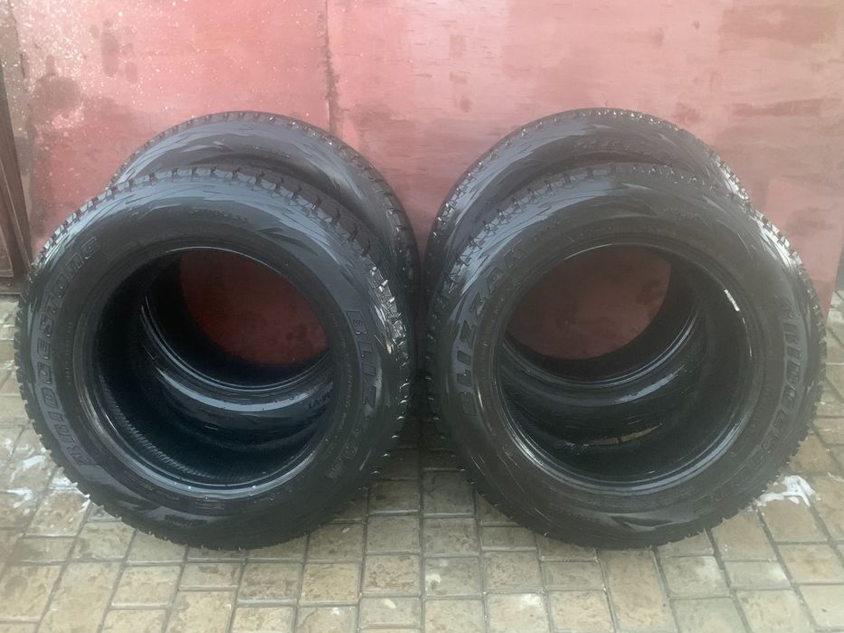 Bridgestone  DM-V1  235/65 R17 зима