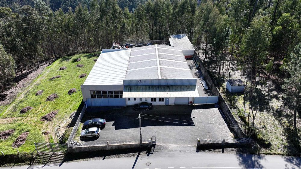 Trespasse Serralharia Alumínios em Arouca - Totalmente Equipada