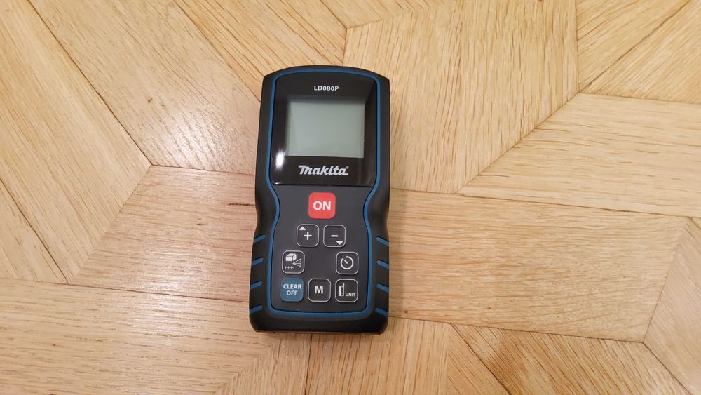 Лазерный дальномер Makita LD080P. Новый, для ремонта квартиры был