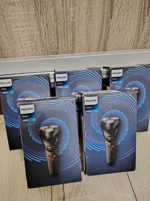 Електробритва Philips S1113