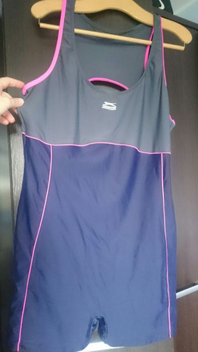 Stroj, kombinezon kąpielowy