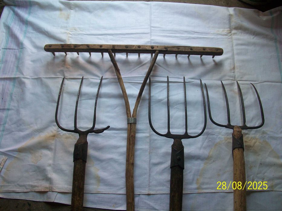 Садово - огородній  інвентар .