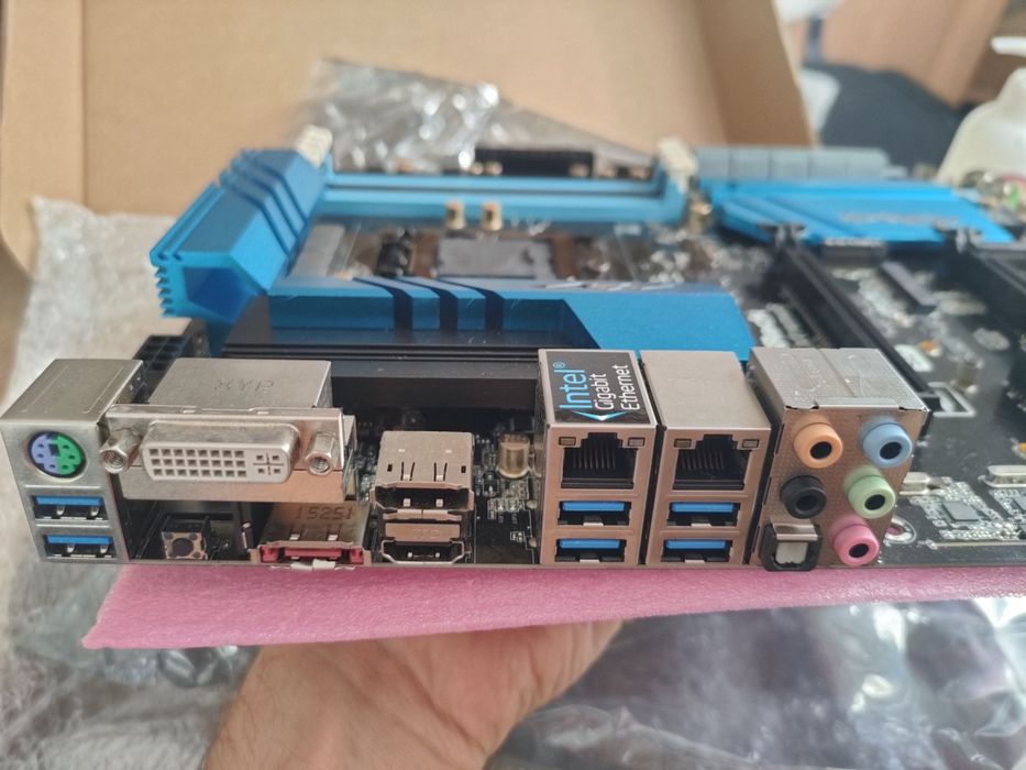 Унікальна топова материнська плата Z97 Extreme6