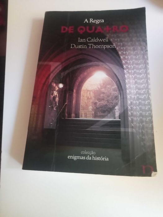 Código Escondido: A Regra de Quatro  Mistério do Saber-Portes incluidos