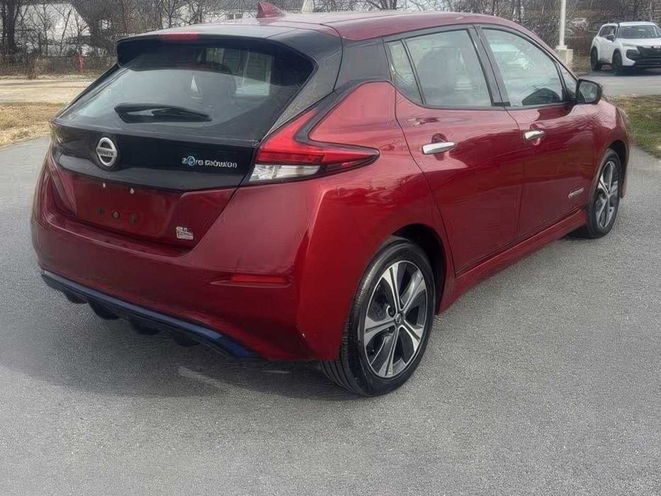 Nissan LEAF SL Plus      2019
