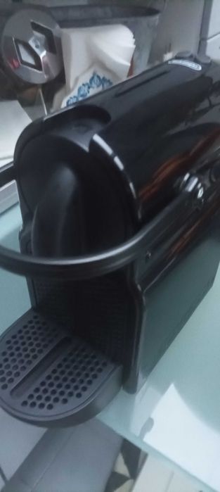 Máquina de café Nespresso delonghi