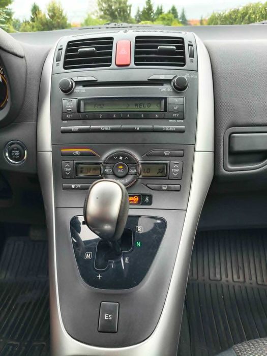 Toyota Auris Executive  2010, przebieg 184 tys km