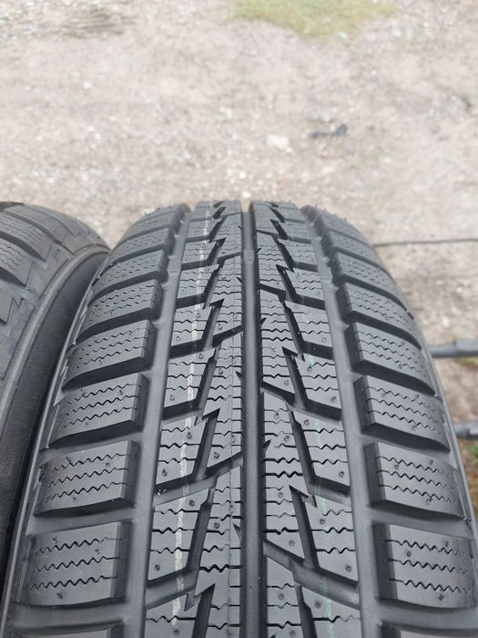 Opony zimowe 185.70.13 Toyo Montaż