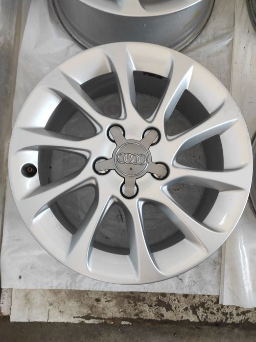 430 Felgi aluminiowe ORYGINAŁ AUDI R 16 5x112 otwór 57,1 Bardzo Ładne