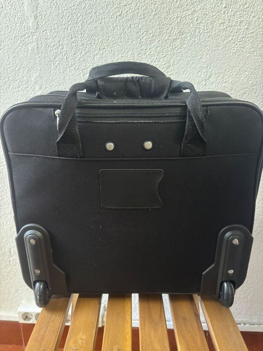 Mala PC portátil com rodas 17” Targus