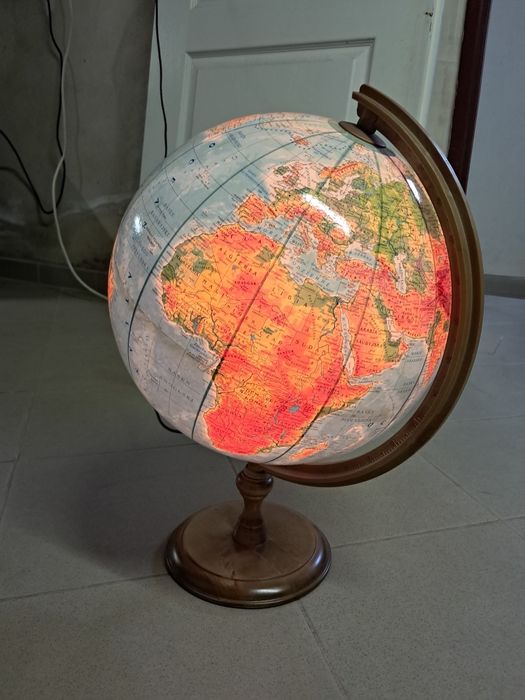 Globus podświetlany