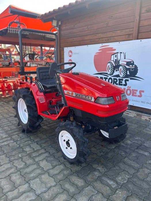 Yanmar KE3 com aro de proteção
