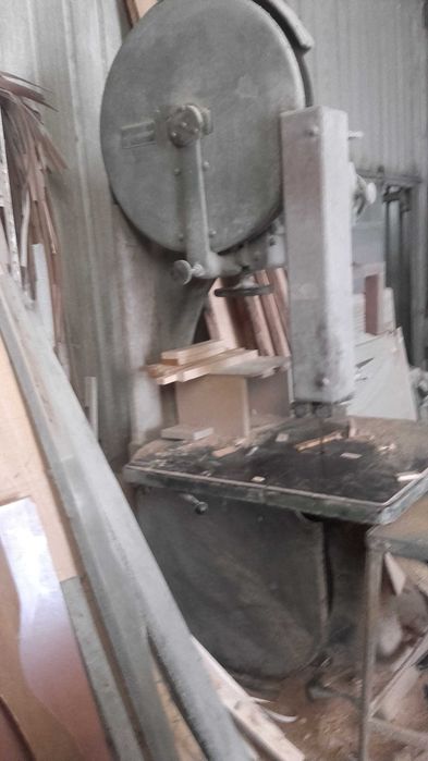 Serra de fita pinheiro