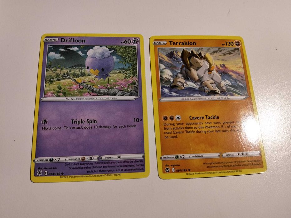 Conjunto de 12 cartas Pokémon