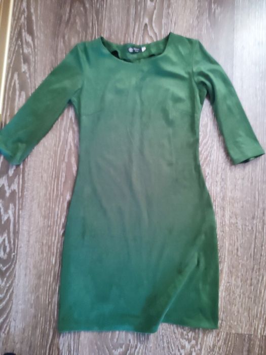 Гарне плаття приємного матеріалу