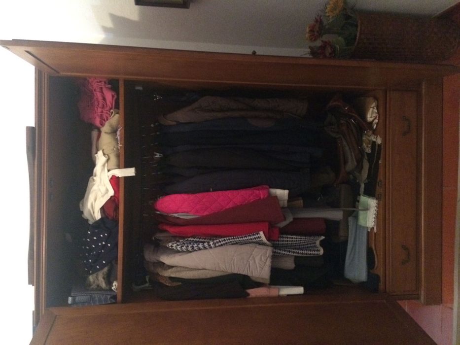 Roupeiro madeira maciça