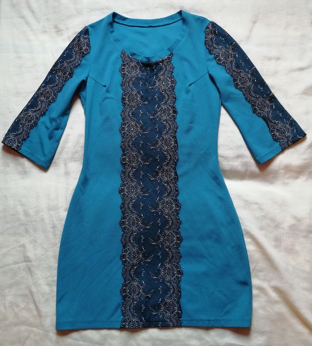 Нарядне плаття з мереживом