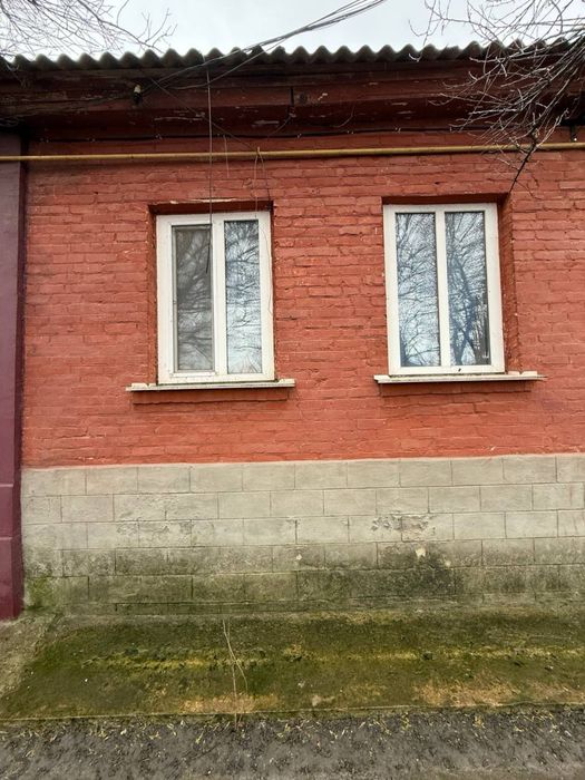 Фасадна частина будинку Центр