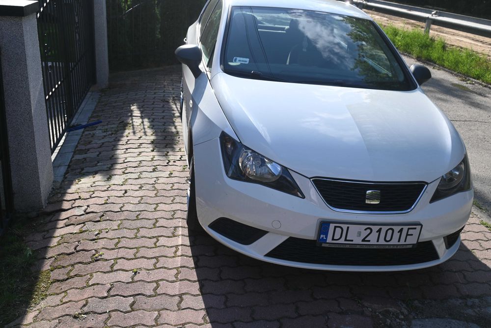 Sprzedam samochód Seat Ibiza 2012 r.
