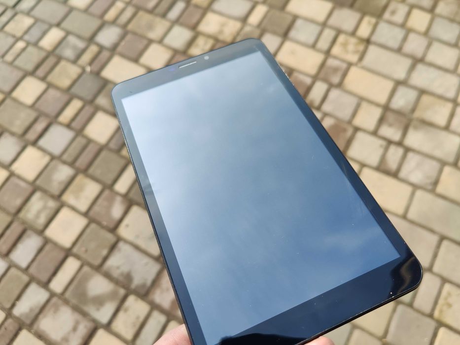 Планшет Bravis NB 85