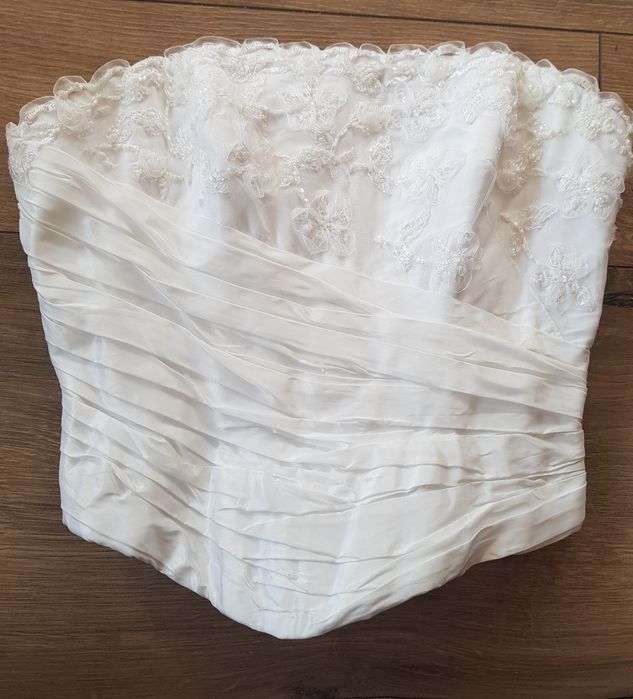 Suknia ślubna z gorsetem