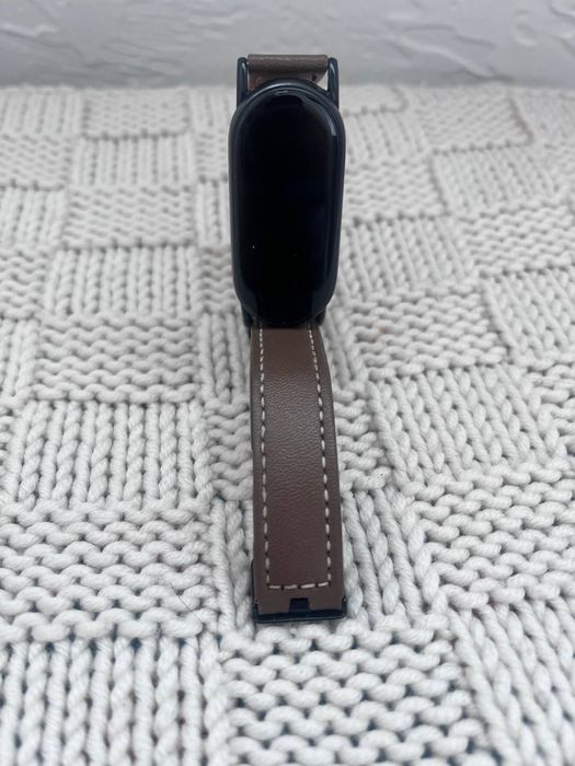 Продам Mi Bend 9