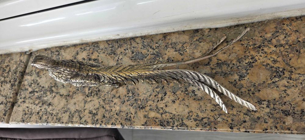 Conjunto decorativo em bronze – castiçal, espelho e pássaro