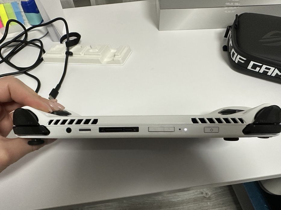 Продам Asus Rog Ally як новенький