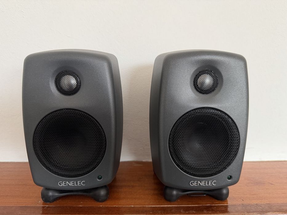 Genelec8010- novos