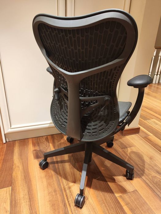 Herman Miller Mirra 2 крісло офісне