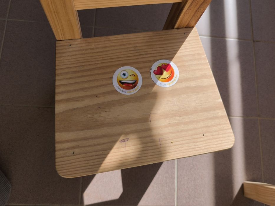Conjunto mesa + cadeira criança