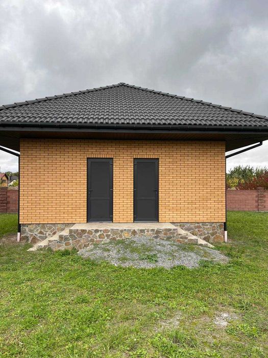 Продаж готового будинку з ділянкою та гаражем !