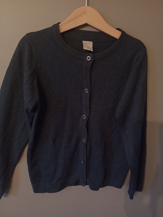 Granatowy sweterek rozpinany roz 122
