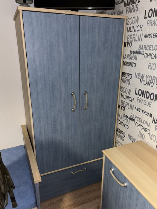 Komplet mebli do pokoju młodzieżowego