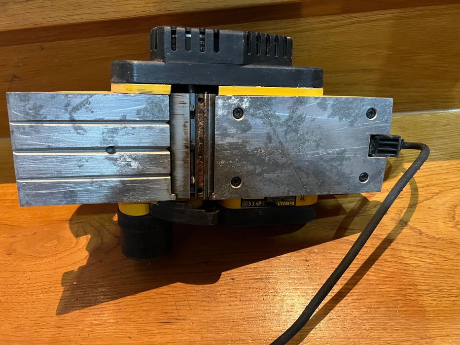 Plaina Elétrica DeWalt