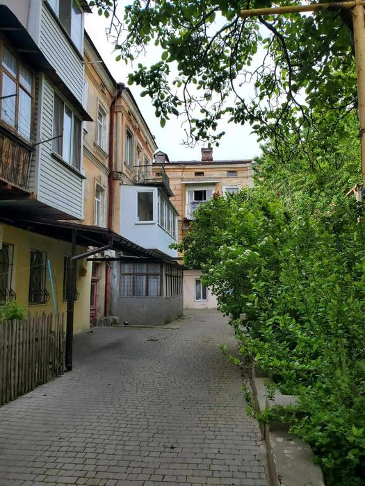 Продаж 2 кім кв в центрі міста