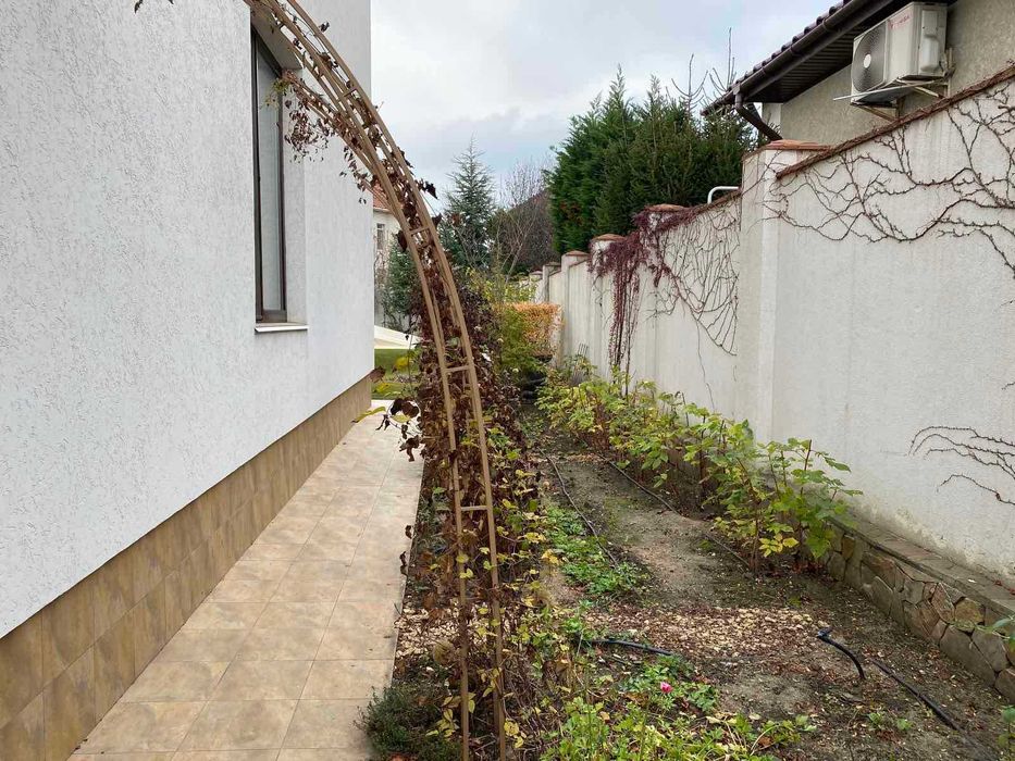 Продажа шикарного дома в Совиньоне