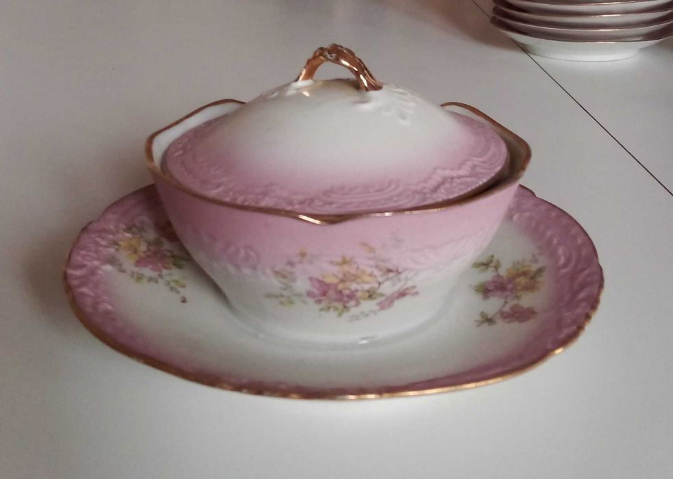 Serviço chá de porcelana- Antiguidade. Completo e Impecável