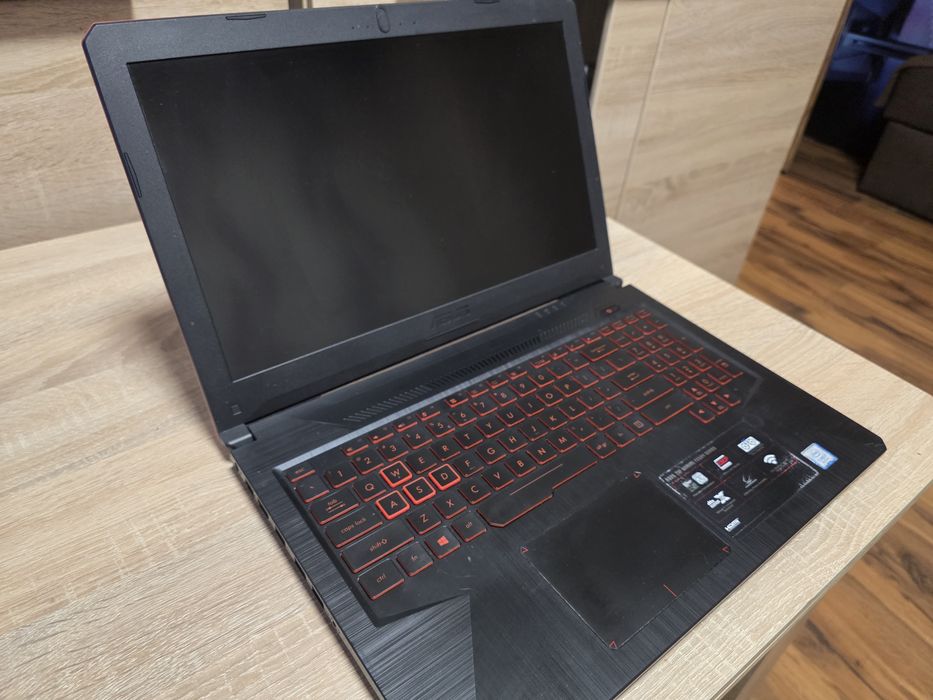 Laptop gamingowy ASUS i7 1060