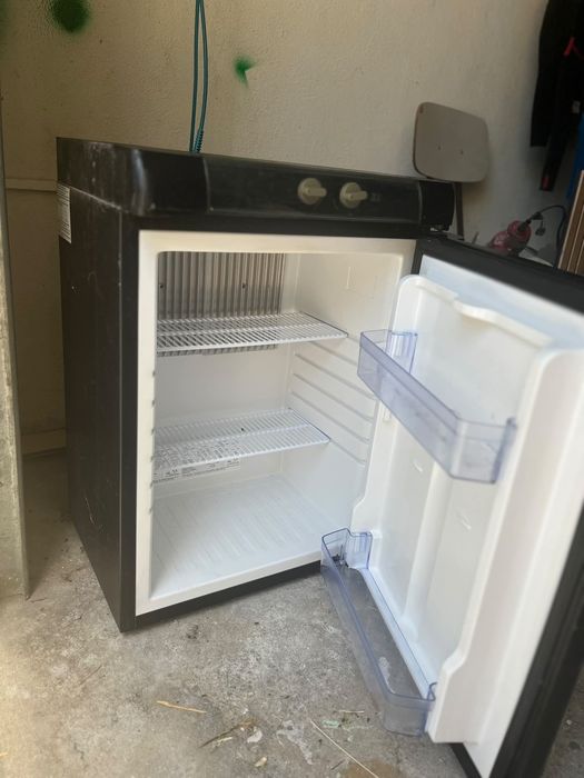 Frigorífico Trivalente 60L para Autocaravana/Roulotte
