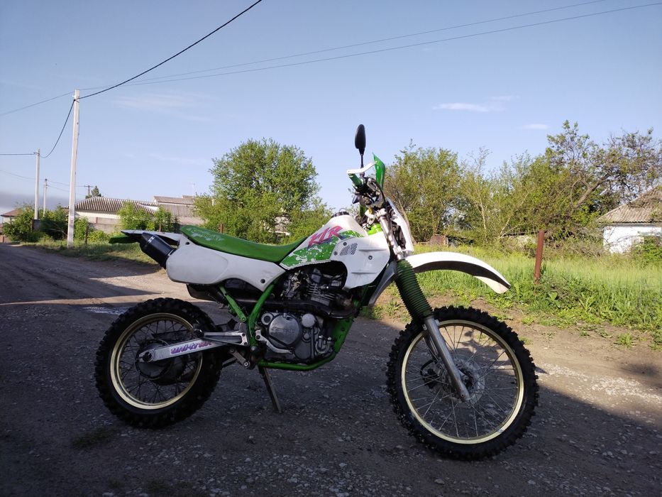 Продам хороший мотык Кавасаки клр 600кубов.цена1700доларов.находиться в Обуховка левый берег Днепра