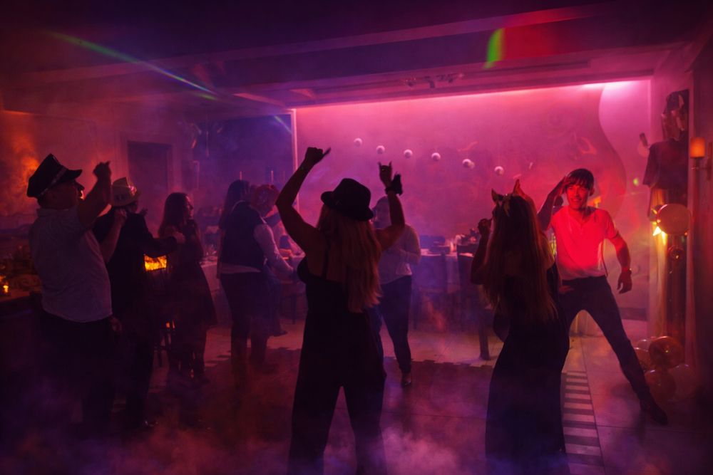 DJ, Tanio i prawie dobrze  / URODZINY, WESELE, 18-stka