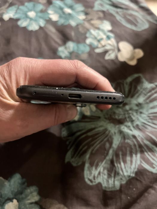 Sprzedam tel Honor 400 pro gwarancja