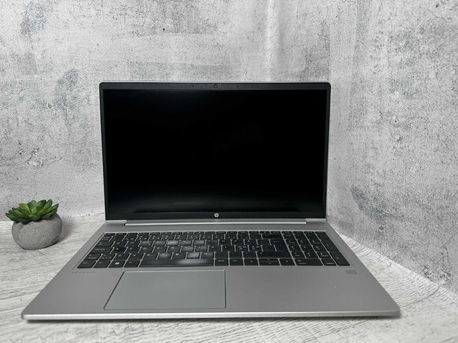 Ноутбук HP ProBook 455 G9 / 15.6" / 6 ядер Ryzen 5 5625U / 8 GB / SSD 256 GB / 15.6" FHD