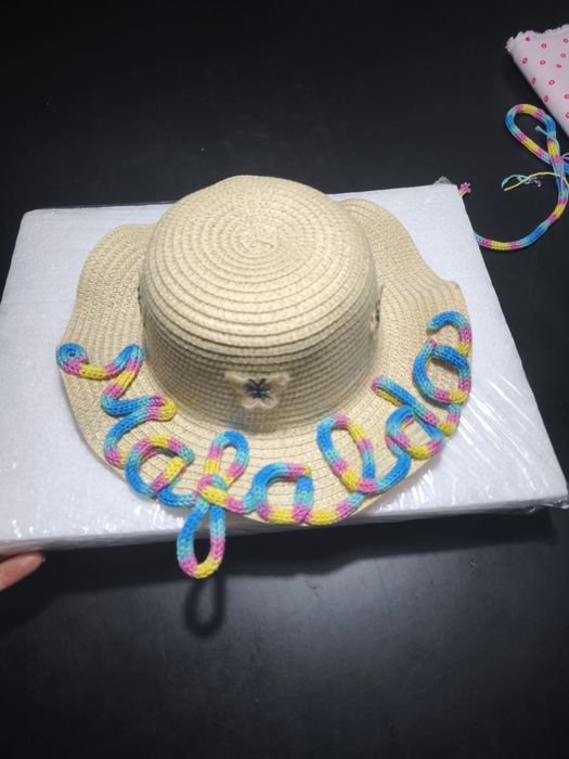 Chapéu de menina personalizado